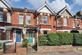 2 bedroom Flat for s...